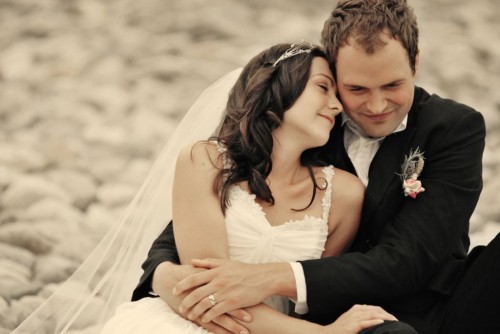 beach wedding couple