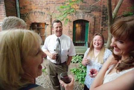 small wedding guest list photo by ralph heinze photography
