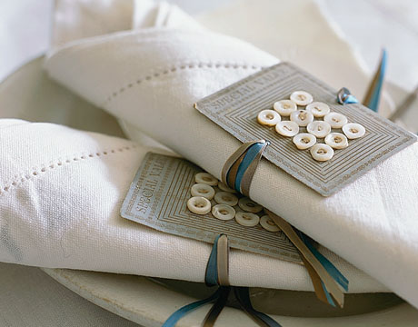 button napkin holder