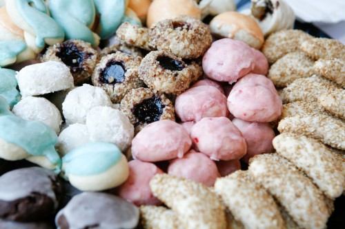 wedding cookie table