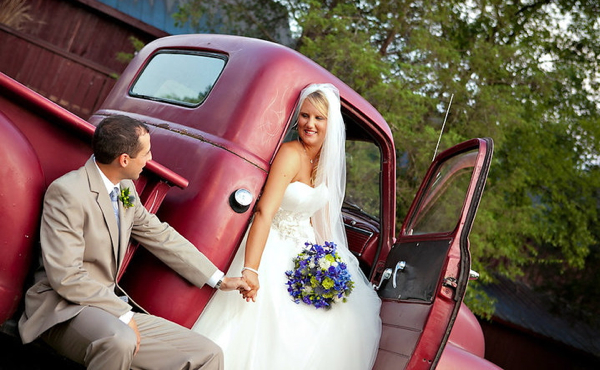 vintage car wedding