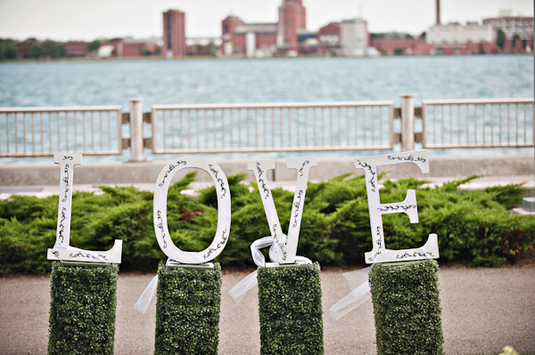diy wedding details love wooden letters