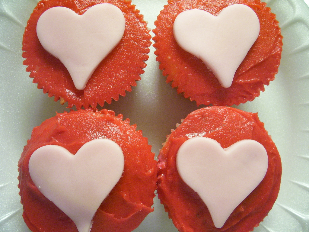heart cupcakes for february wedding inspiration