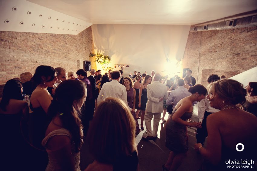 Top 5 Modern Intimate Chicago Wedding Venues A New Leaf Is Becoming Mively Por Chicago Wedding Venue And It S Easy To See Why From Charming Brick Walls The Blank Canvas Can