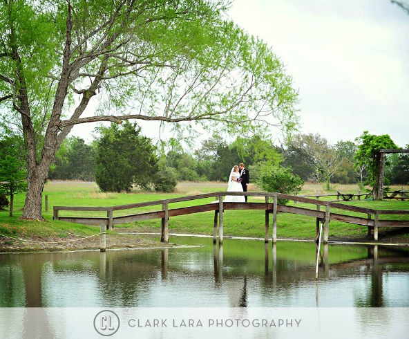 Texas Wedding Venues Las Brisas Farm Provides Rustic Setting For Las Brisas Farm Features Artful Landscaping With Spectacular Colorful And Fragrant Gardens All Designed For Beautiful Moments Photos