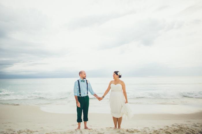 http://www.intimateweddings.com/wp-content/uploads/2015/07/intimate-destin-florida-beach-wedding-amy-colin-40.jpg