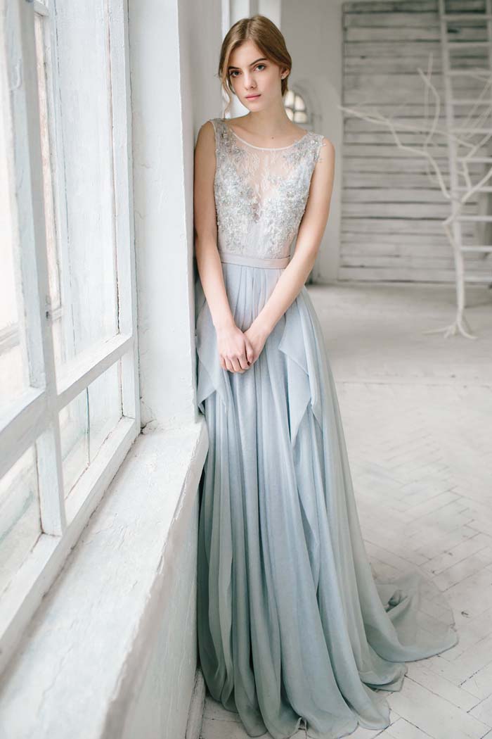 10 Stunning Elopement Dresses