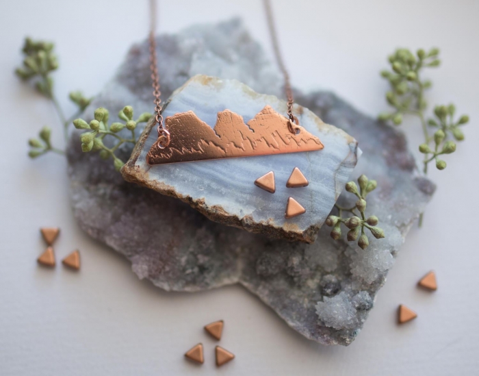 http://www.intimateweddings.com/wp-content/uploads/2017/05/three-sisters-mountain-necklace-copper-wedding-etsy-700x549.jpeg