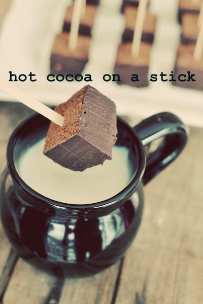 http://www.intimateweddings.com/wp-content/uploads/2017/10/hot-cocoa-on-a-stick-7text.jpg