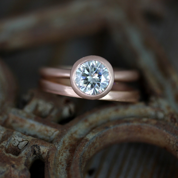 http://www.intimateweddings.com/wp-content/uploads/2017/10/rose-gold-solitaire-engagement-ring-etsy-700x700.jpg