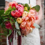 10 Gorgeous Oversized Wedding Bouquets