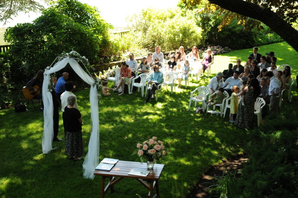 garden wedding. photo erin wallis photography