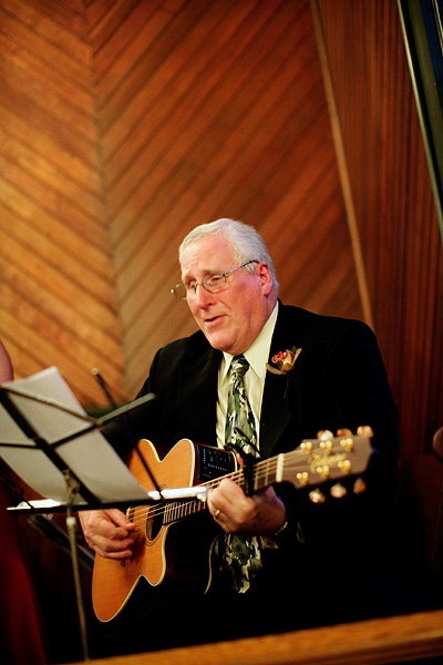 guitar playing playing irish music