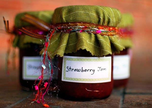 strawberry jam favors