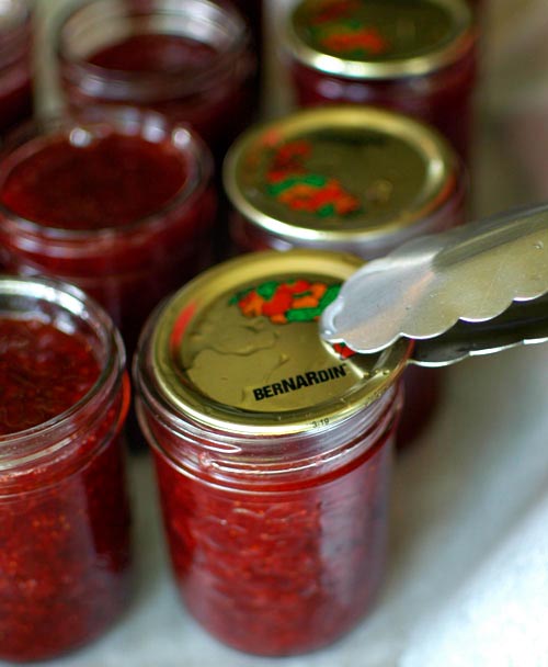 canning homemade jam