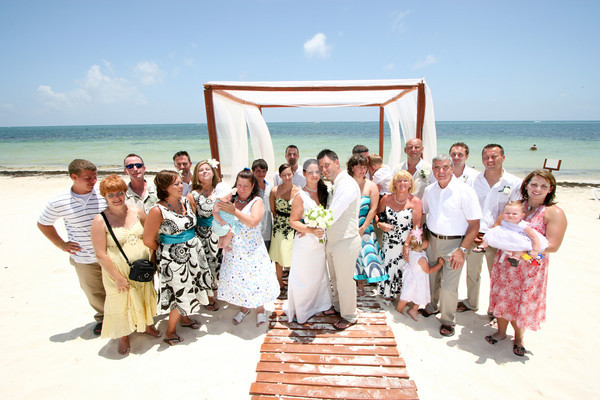 Real Weddings Pamela & Neil’s Wee Beach Wedding in Mexico