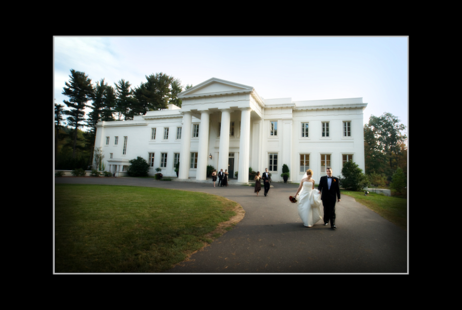 wedding couple in front of wadsworth mansion