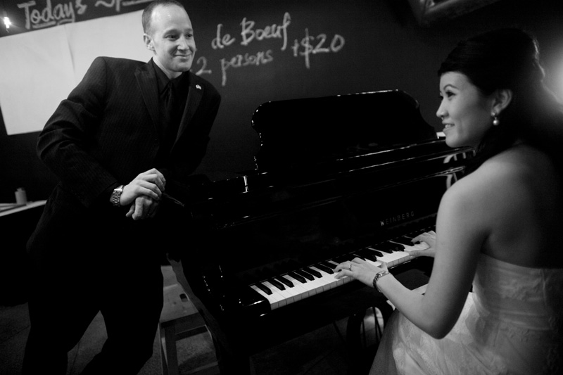 An Intimate Restaurant Wedding at Le Bistrot du Boulevard in Singapore - Photo Courtesy of Justin Mott