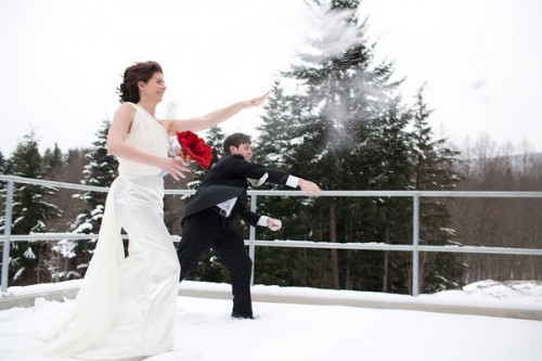 bride and groom in the snow