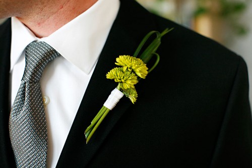 groom boutonniere