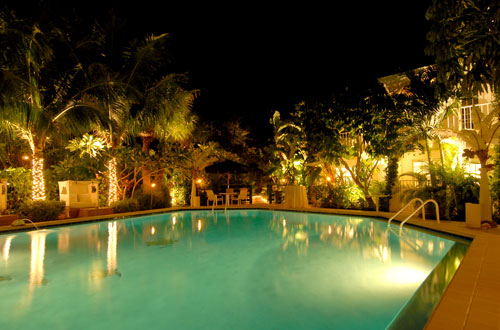 poolside wedding in florida