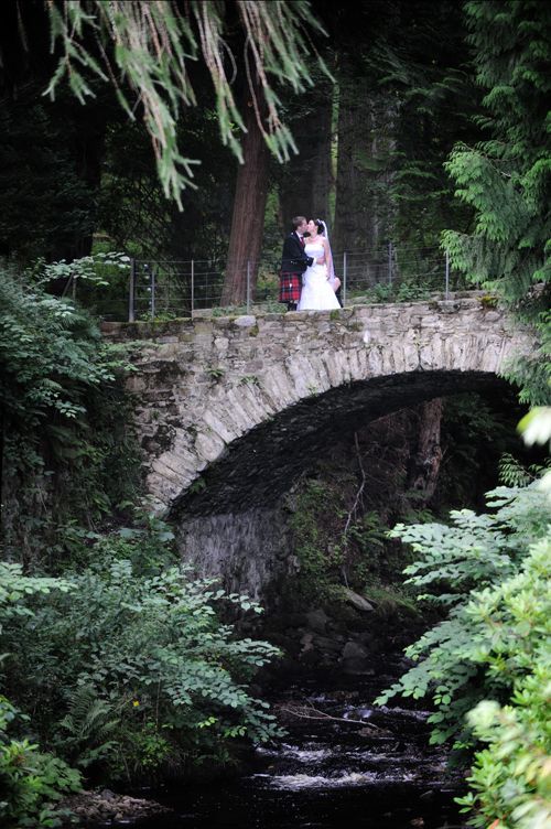 small-wedding-bridge