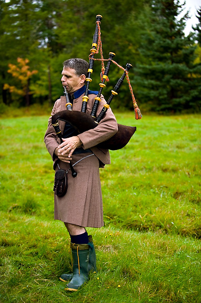 bagpiper at wedding