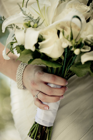 white lily bouquet