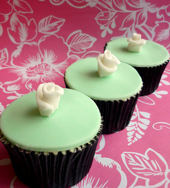 green wedding cupcakes