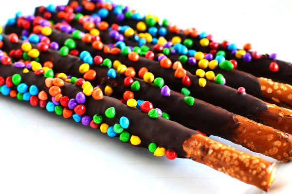 chocolate pretzel rod