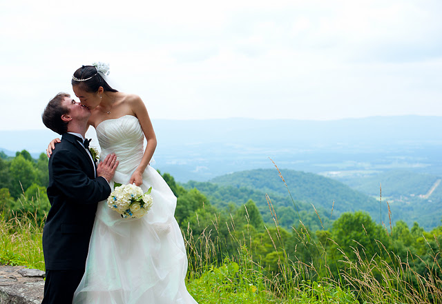 golden horseshoe wedding