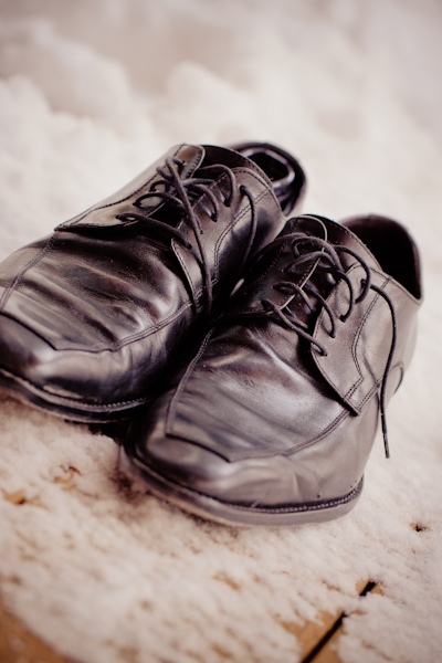 mazama-washington-intimate-winter-wedding-ben-and-emily_1212 wedding shoes