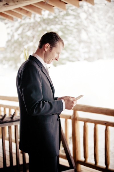 mazama-washington-intimate-winter-wedding-ben-and-emily_7546 winter groom
