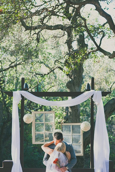 Wedding Window Decorations Ideas Vintage Finds Old Windows as Wedding Decor Wedding Window Decorations Ideas Vintage Finds Old Windows as Wedding Decor