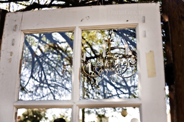 Wedding Window Decorations Ideas Vintage Finds Old Windows as Wedding Decor Wedding Window Decorations Ideas Vintage Finds Old Windows as Wedding Decor