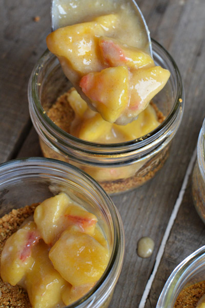 peach cobbler in a jar