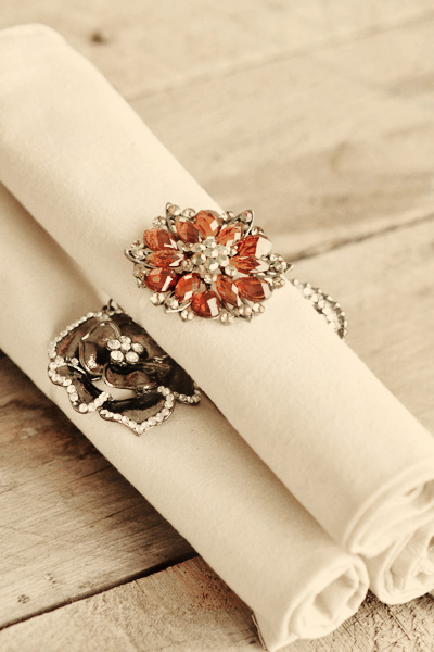 brooch napkin rings