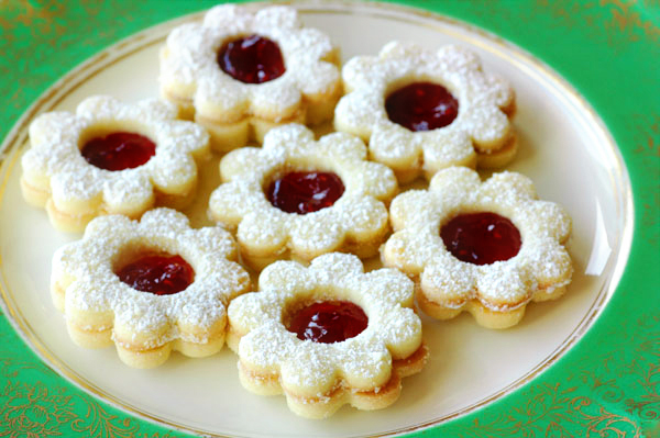 raspberry linzer cookies