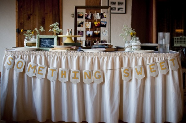 DIY rustic sweet table