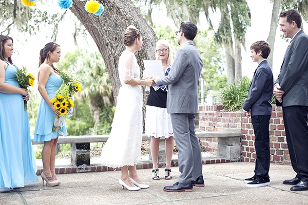 Outdoor Florida wedding ceremony