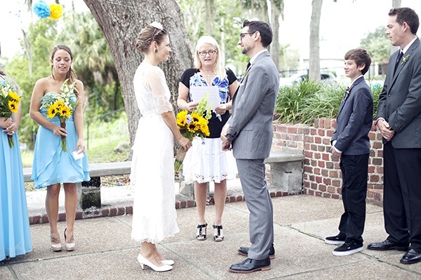 Outdoor Florida wedding ceremony