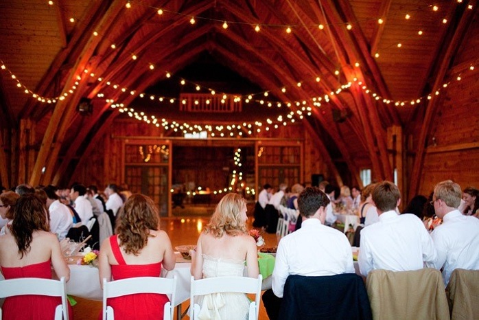 barn-wedding-reception-head-table