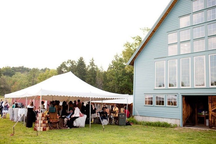 bramble-hill-farm-wedding-reception-massachusetts-venue