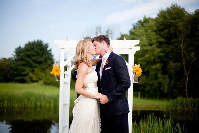 farm-wedding-ceremony-kiss-paige-paul