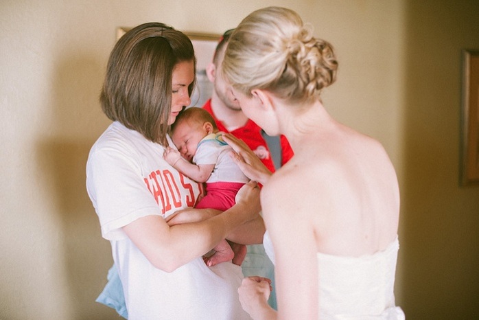 getting-ready-photos-bride-baby-real-wedding