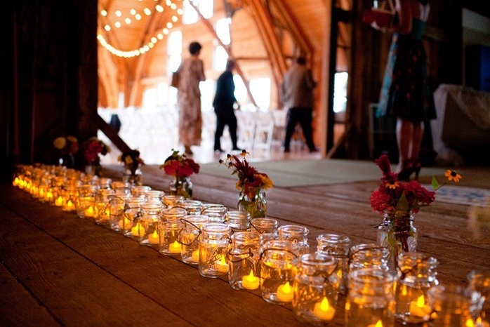 mason-jar-wedding-decor-rustic-barn-wedding