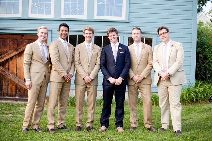 massachusetts-barn-wedding-photography-groomsmen