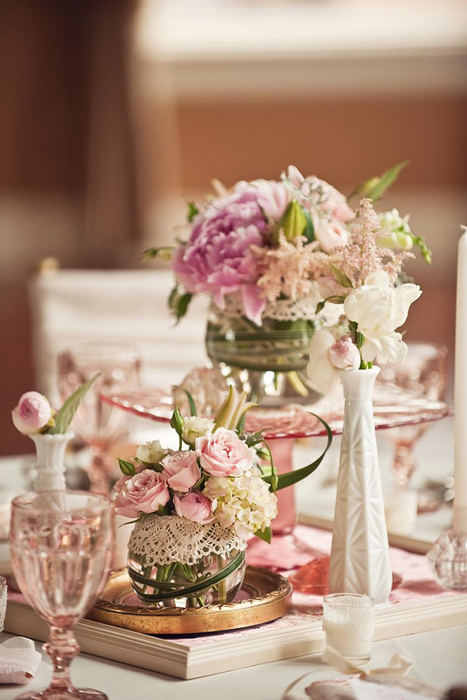 Vintage-Wedding-Ideas-Milk-Glass-and-Depression-Glass-Centerpieces