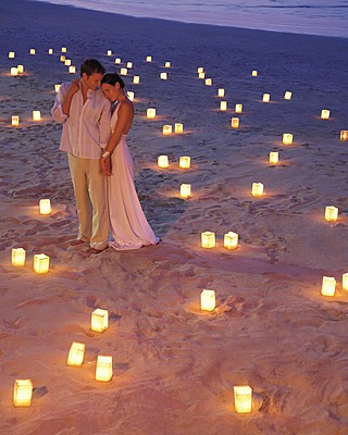 beach-wedding-decor-candles