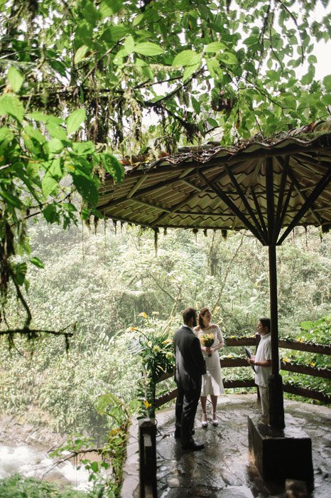 elopement-ceremony-destination-wedding-costa-rica-rainforest